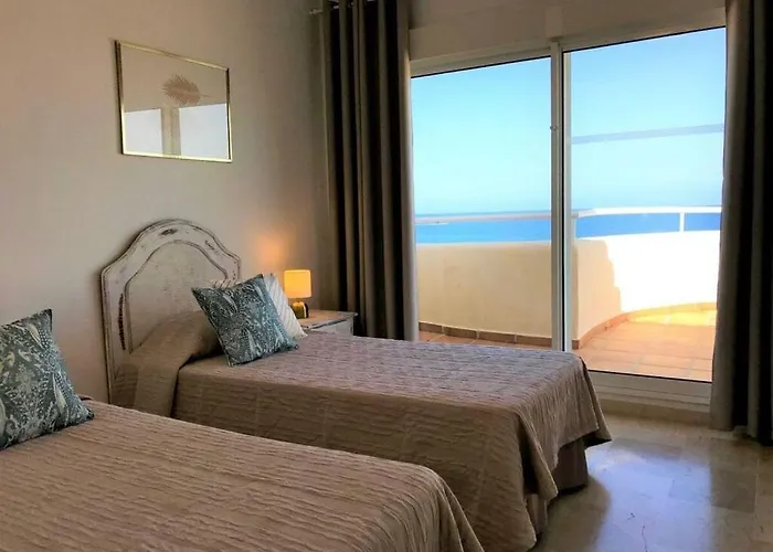 Penthouse Bermuda 2 Holiday home Estepona