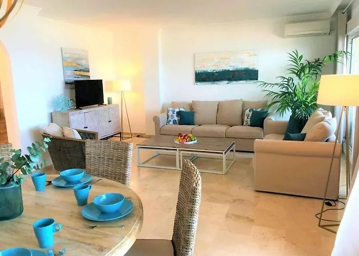Penthouse Bermuda 2 Holiday home Estepona