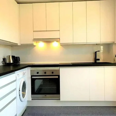 Penthouse Bermuda 2 * 에스테포나