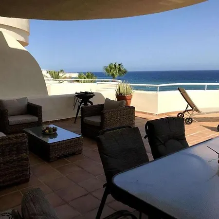 Penthouse Bermuda 2 * 에스테포나